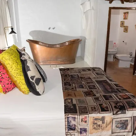 Pikes Ibiza (adults Only) ホテル サンアントニオアバド
